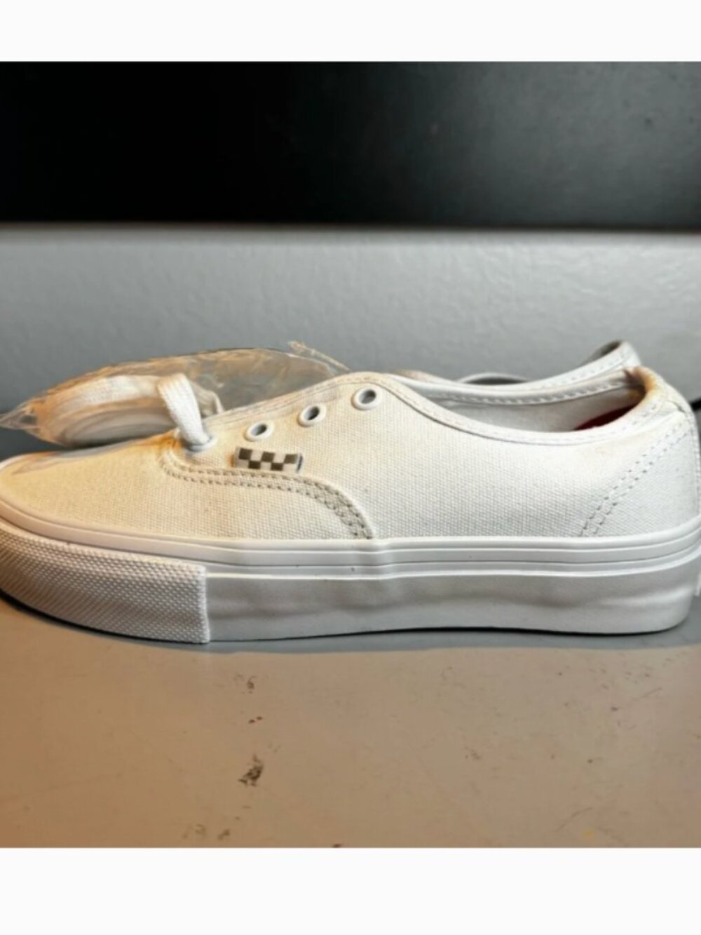 Vans - Picture 3 of 7